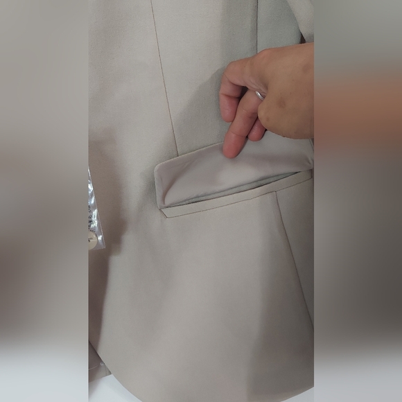 A10 UNIQLO jacket size XS - Picture 6 of 7